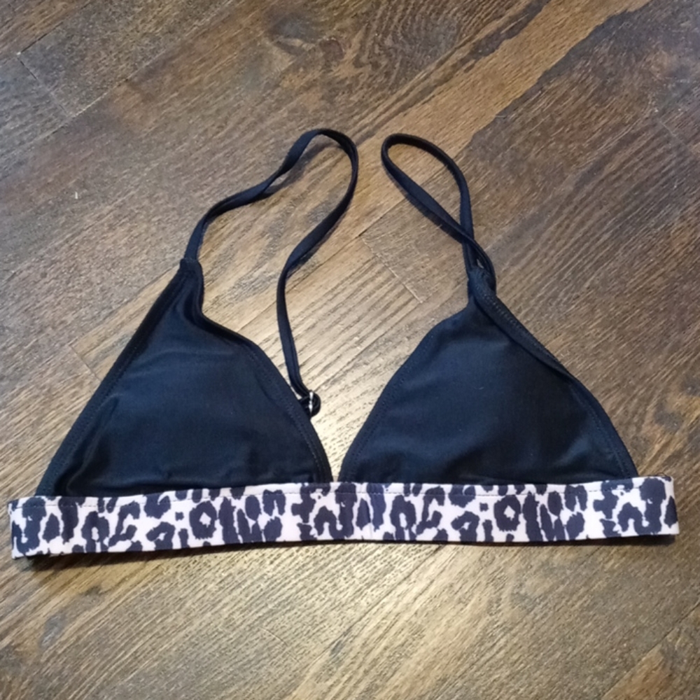 Black and leopard print bikini top